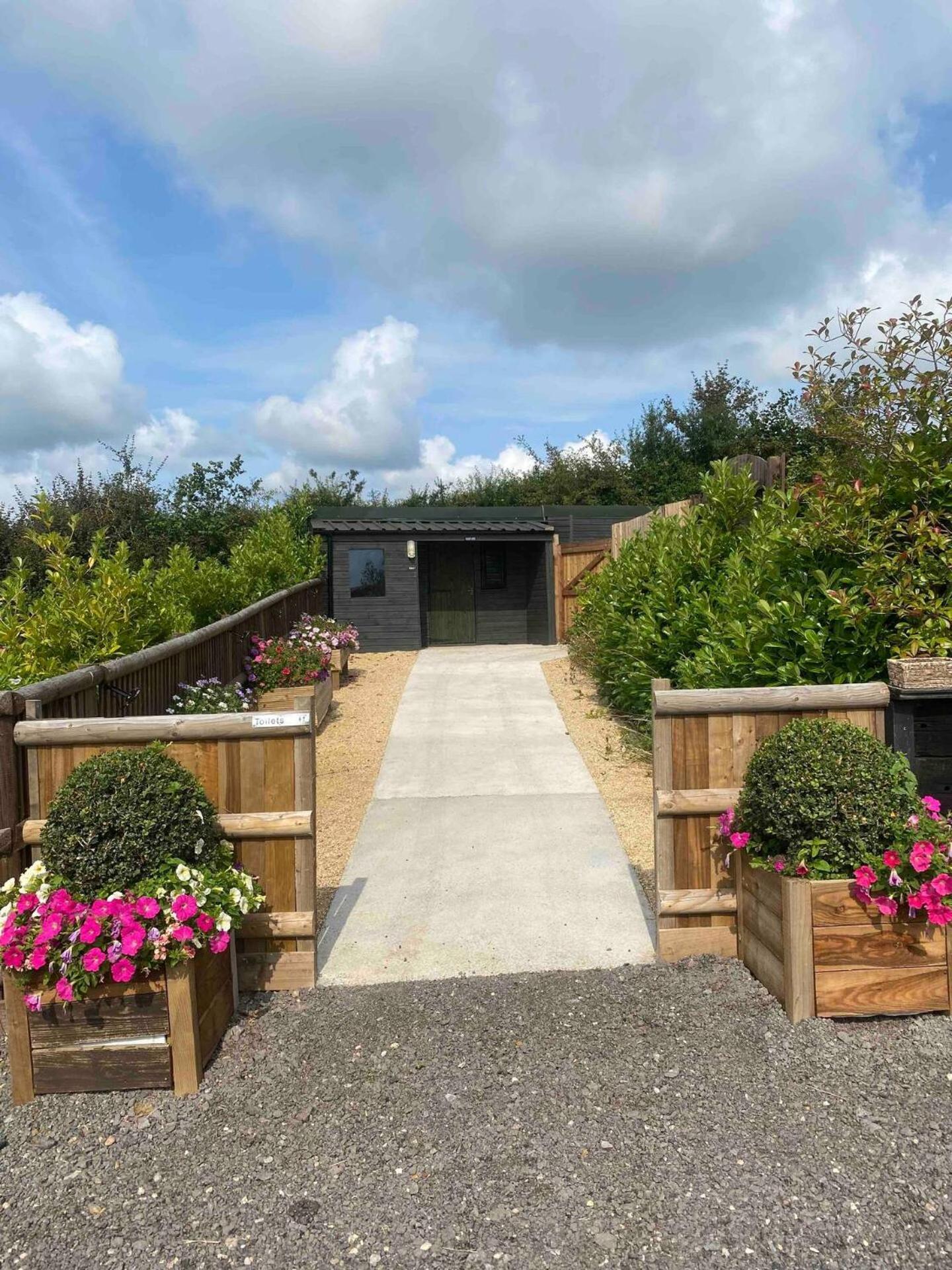 Swallowfield Glamping-Unsinkable Yeovil Exterior foto